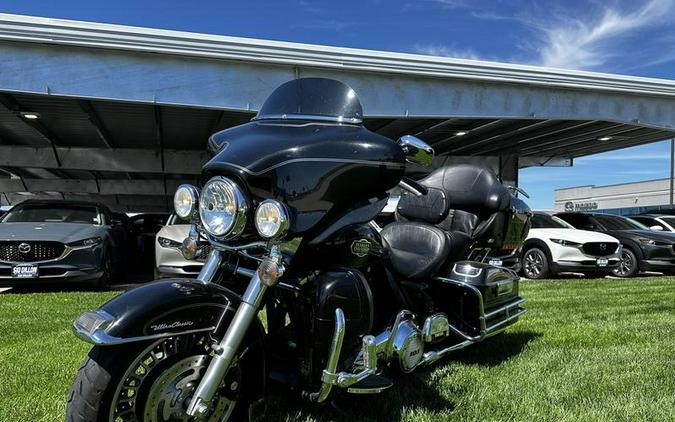 2012 Harley-Davidson® FLHTCU - Electra Glide® Ultra Classic