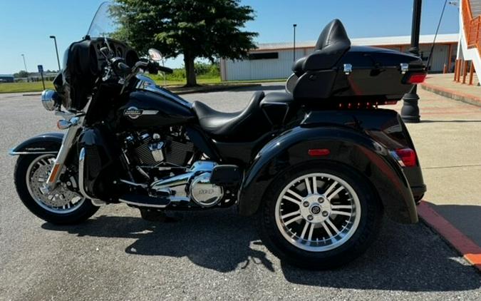 2024 Harley-Davidson Tri Glide Ultra Black