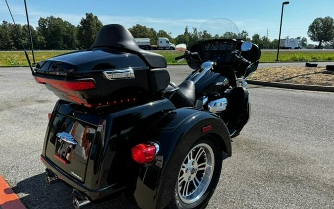 2024 Harley-Davidson Tri Glide Ultra Black