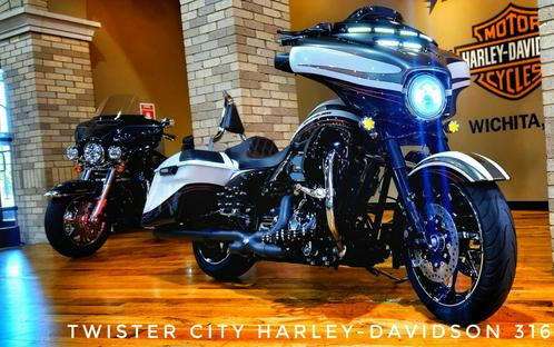 USED 2015 Harley-Davidson Street Glide Special Arctic Flash, FLHXS