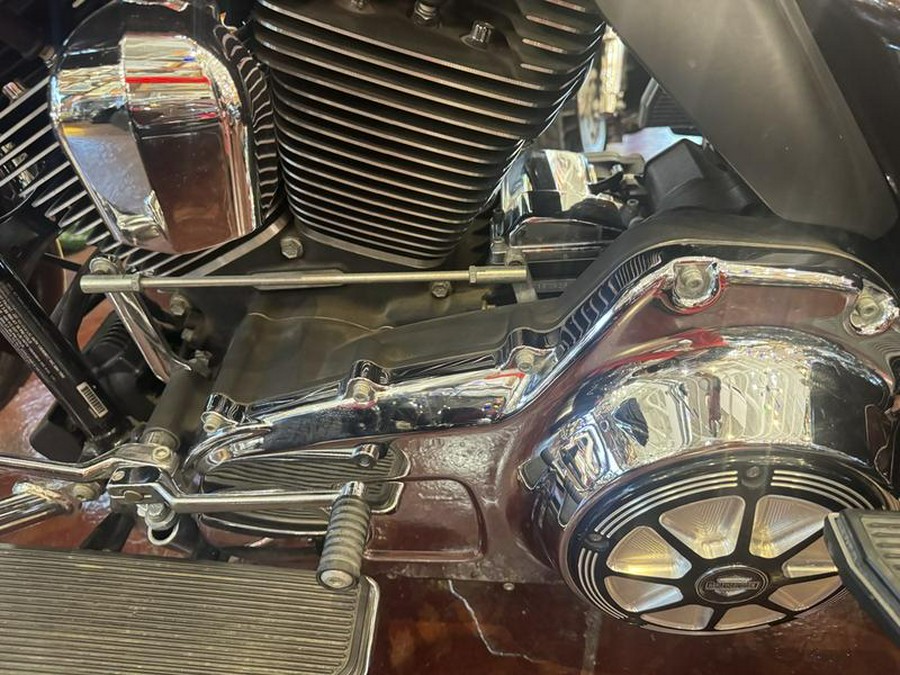 2011 Harley-Davidson® FLTRU - Road Glide® Ultra