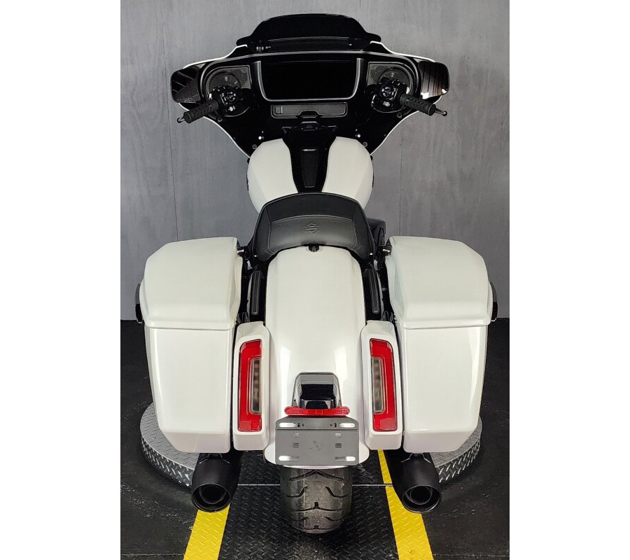 2024 Harley-Davidson Street Glide® FLHX WHITE ONYX PEARL