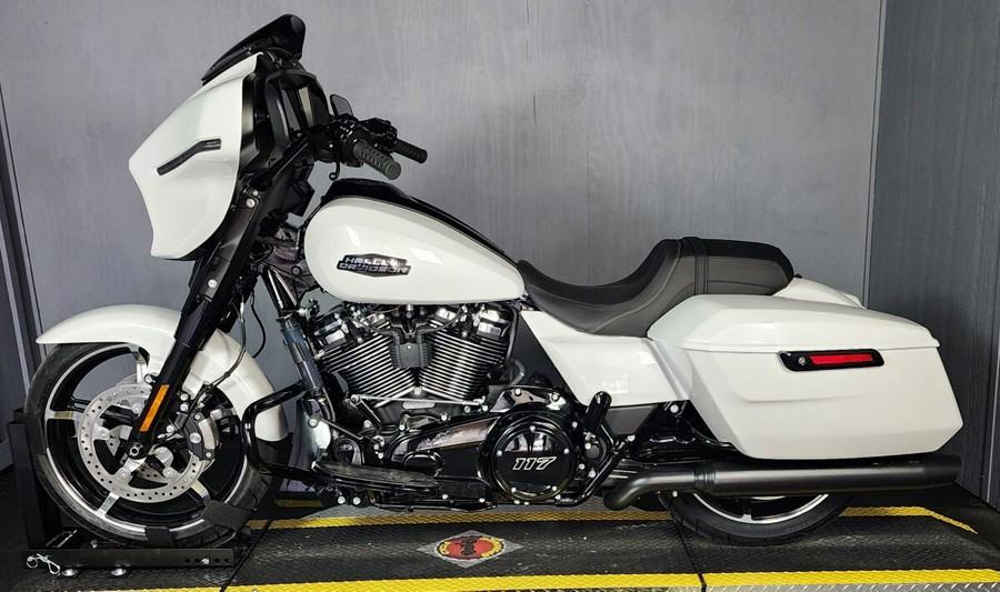 2024 Harley-Davidson Street Glide® FLHX WHITE ONYX PEARL