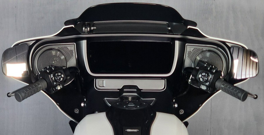 2024 Harley-Davidson Street Glide® FLHX WHITE ONYX PEARL