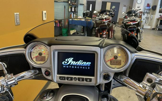 2017 Indian Chieftain Star Silver Over Thunder Black