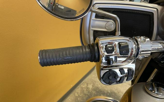 2017 Indian Motorcycle® Chieftain® Star Silver Over Thunder Black