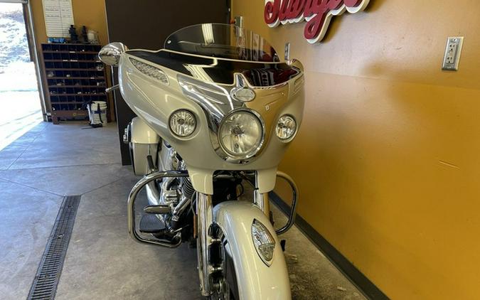 2017 Indian Chieftain Star Silver Over Thunder Black