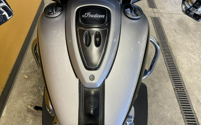 2017 Indian Chieftain Star Silver Over Thunder Black