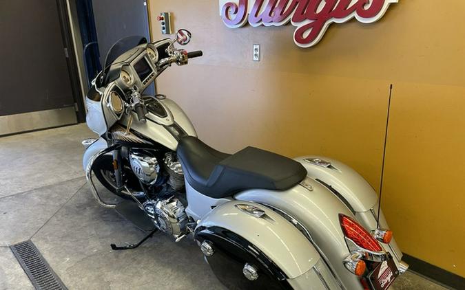 2017 Indian Chieftain Star Silver Over Thunder Black