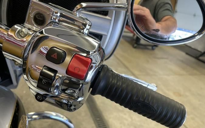 2017 Indian Chieftain Star Silver Over Thunder Black