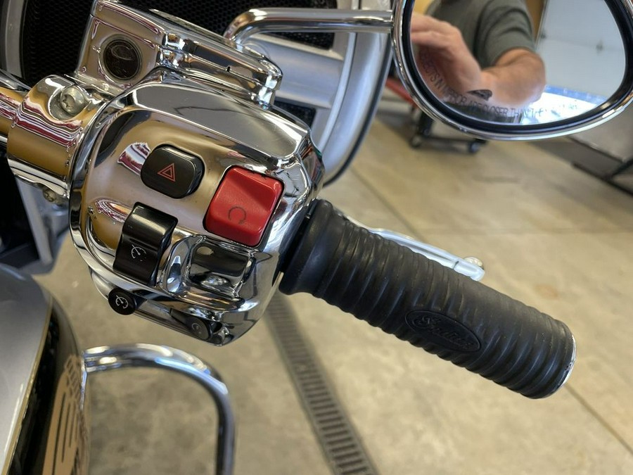 2017 Indian Motorcycle® Chieftain® Star Silver Over Thunder Black