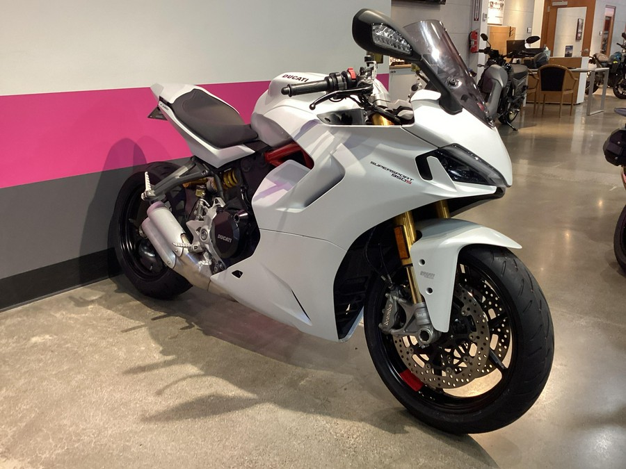 2021 Ducati Supersport S