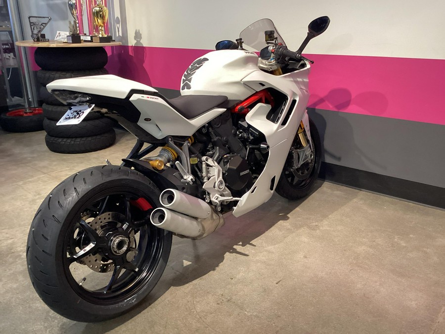2021 Ducati Supersport S