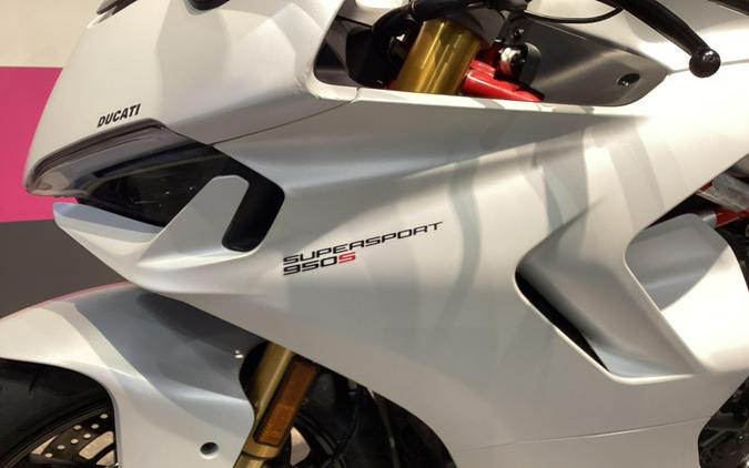 2021 Ducati Supersport S