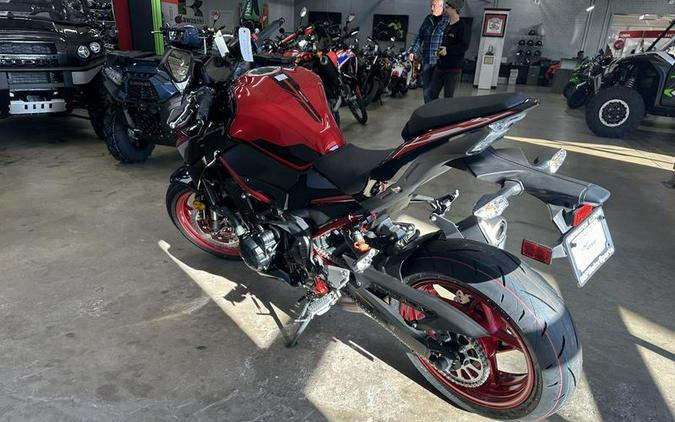 2024 Kawasaki Z900 ABS Candy Persimmon Red/Ebony