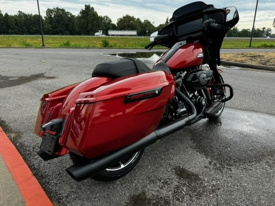 2024 Harley-Davidson Street Glide® Whiskey Fire