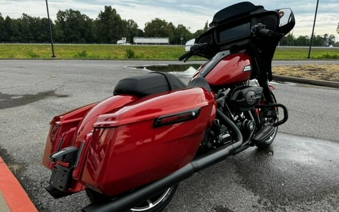 2024 Harley-Davidson Street Glide® Whiskey Fire