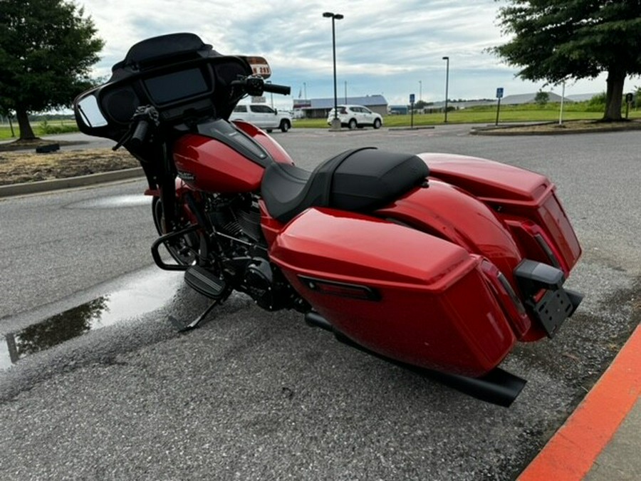2024 Harley-Davidson Street Glide® Whiskey Fire