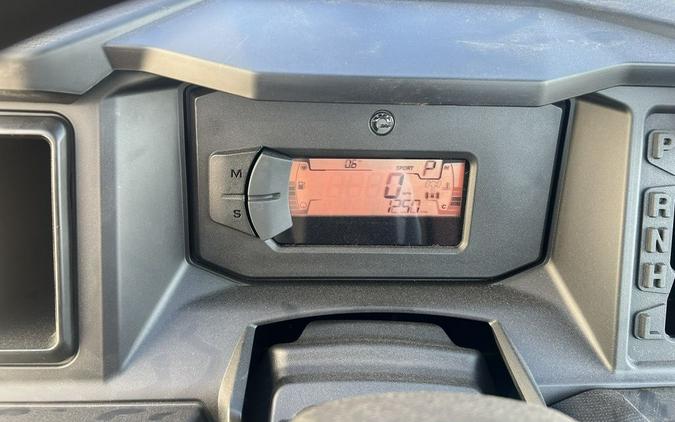 2026 Can-Am® Defender MAX LONE STAR HD11