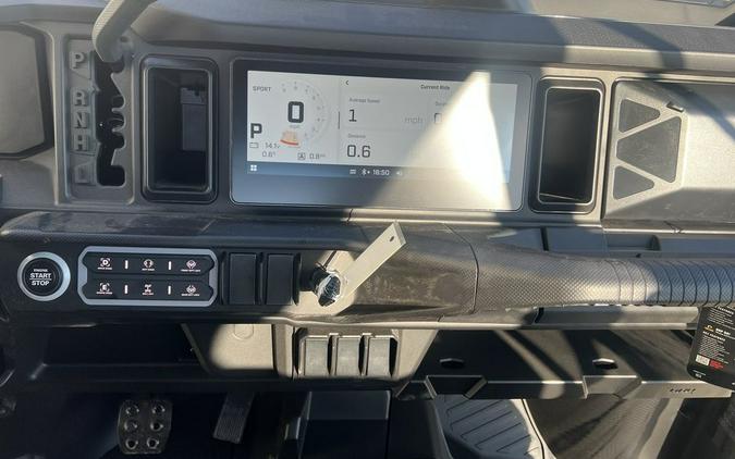 2026 Can-Am® Defender MAX LONE STAR HD11