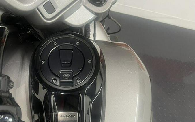 FLHXSE 2023 CVO™ Street Glide®