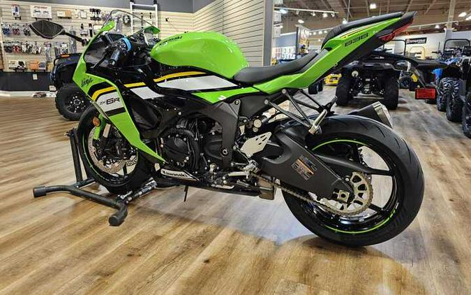 2025 Kawasaki Ninja ZX-6R KRT Edition ABS Lime Green/Ebony/Pearl Blizzard White - 107659