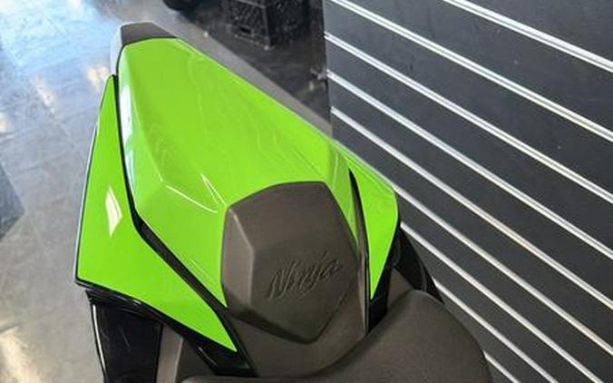 2021 Kawasaki Ninja® ZX™-6R ABS KRT Edition