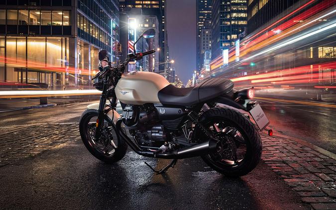 2027 Moto Guzzi V7 Stone
