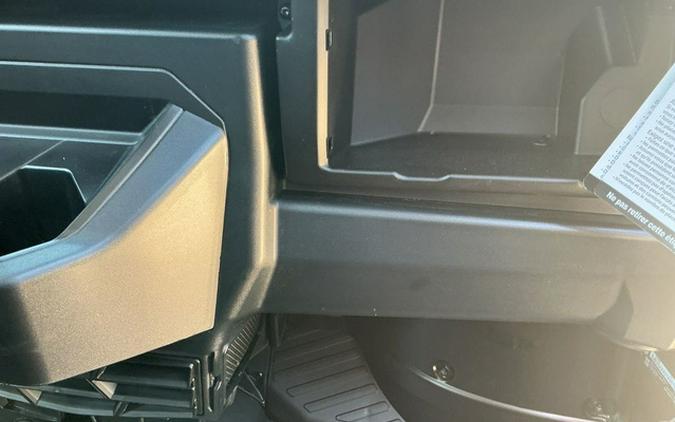 2026 Can-Am Defender MAX DPS CAB HD10