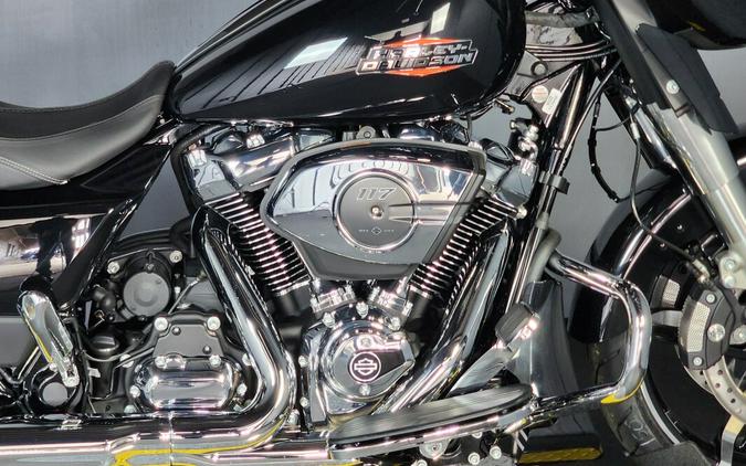 2024 Harley-Davidson Street Glide® FLHX VIVID BLACK