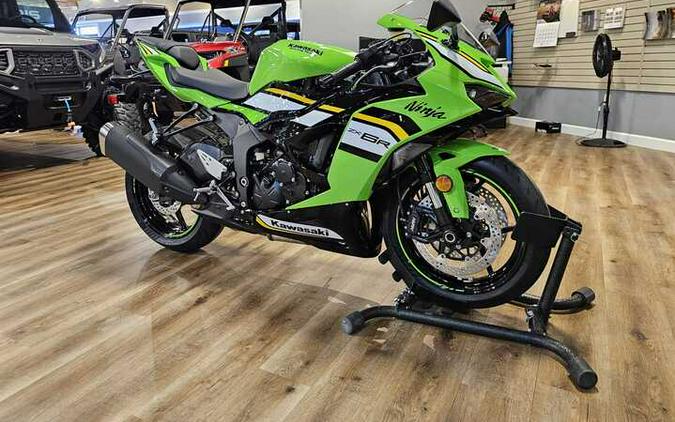 2025 Kawasaki Ninja ZX-6R KRT Edition ABS Lime Green/Ebony/Pearl Blizzard White - 107658