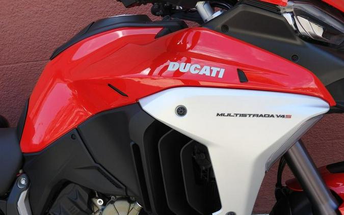 2022 Ducati Multistrada V4S Ducati Red / Spoked Wheels