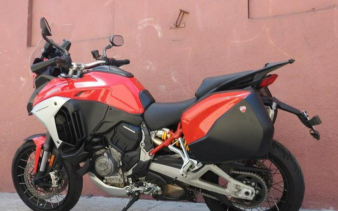 2022 Ducati Multistrada V4S Ducati Red / Spoked Wheels