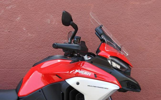 2022 Ducati Multistrada V4S Ducati Red / Spoked Wheels