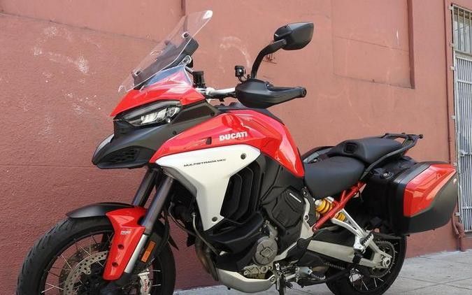 2022 Ducati Multistrada V4S Ducati Red / Spoked Wheels