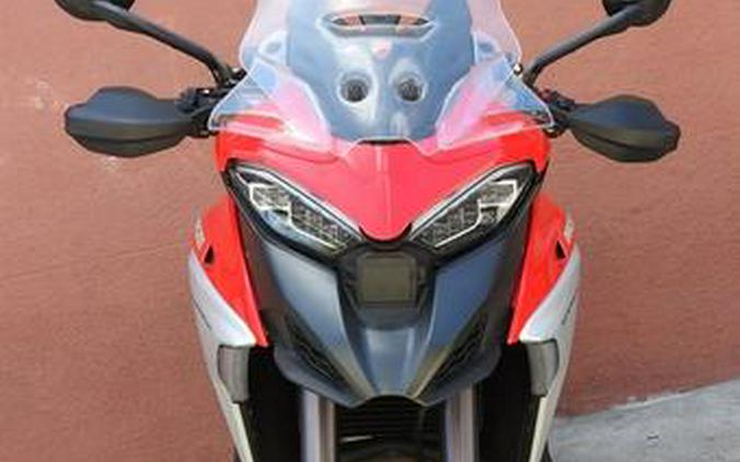 2022 Ducati Multistrada V4S Ducati Red / Spoked Wheels