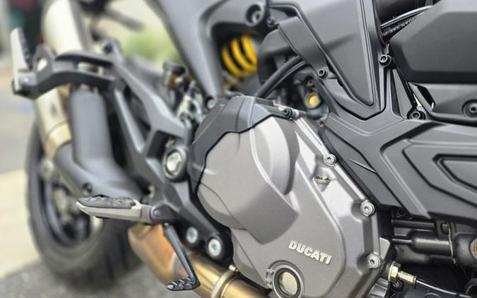 2022 Ducati Monster + Dark Stealth