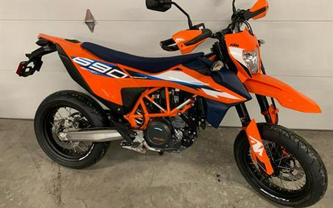 2023 KTM 690 SMC R