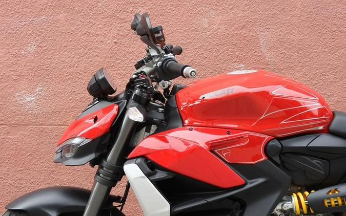 2023 Ducati Streetfighter V2 Ducati Red
