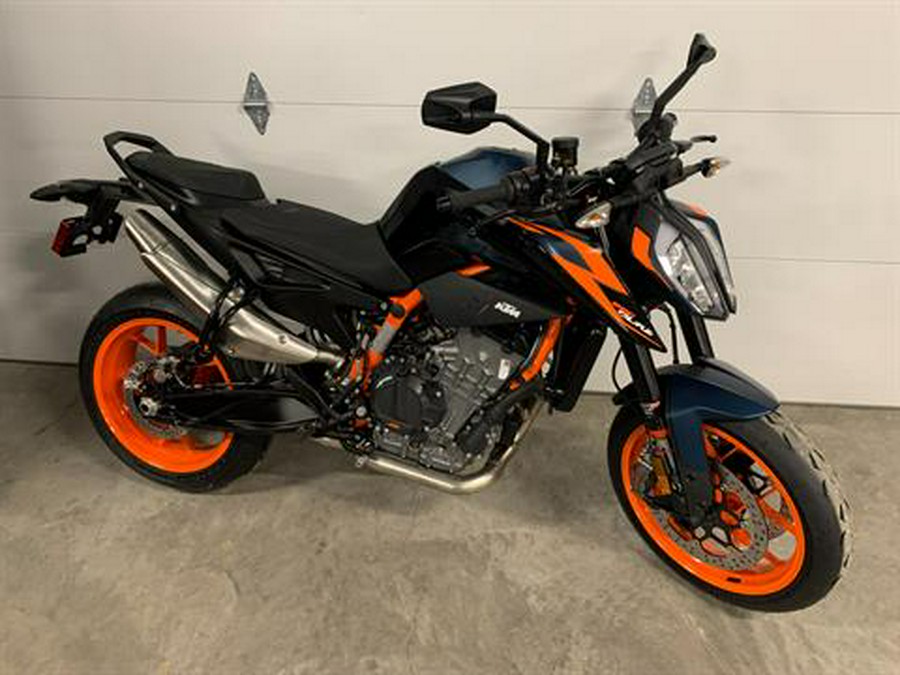 2023 KTM 890 Duke R