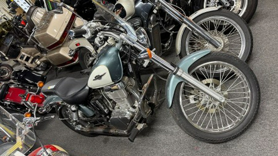 2011 Suzuki Boulevard S40