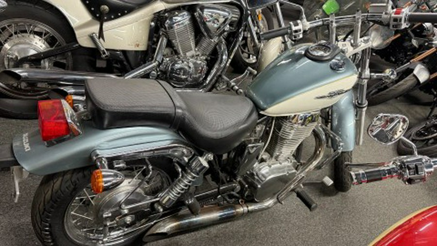2011 Suzuki Boulevard S40