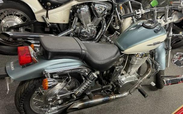 2011 Suzuki Boulevard S40