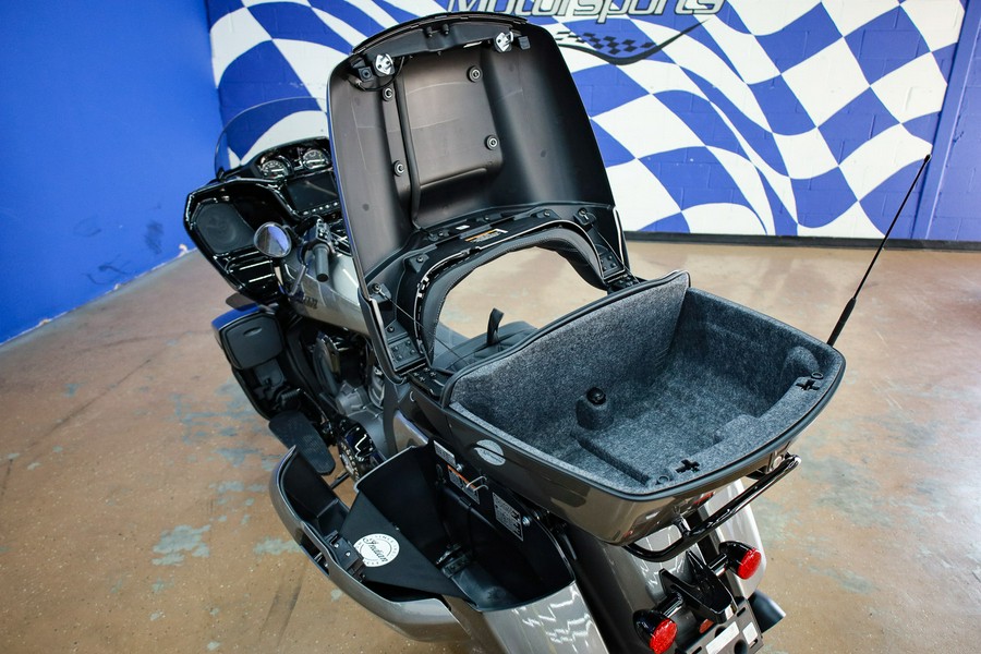 2026 Pursuit Dark Horse® - Indian Motorcycle