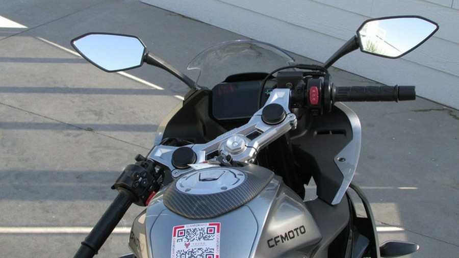 2025 CFMOTO 300SS
