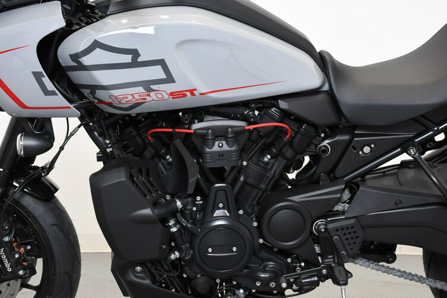 2025 Harley-Davidson® RA1250ST Pan America® 1250 ST