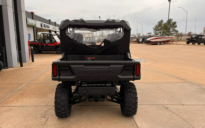 2024 Honda Pioneer 1000-6 Crew Deluxe