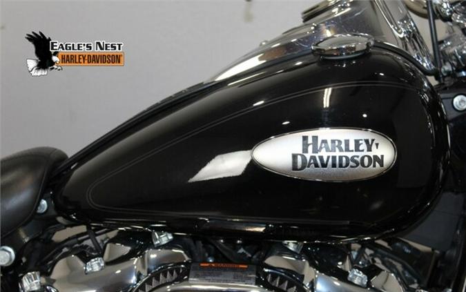 Harley-Davidson Heritage Classic 114 2022 FLHCS 035808A BLACK W/ PINSTRIPE