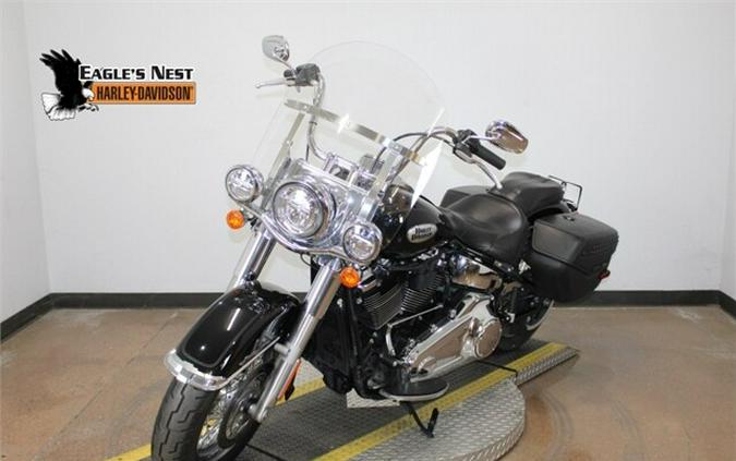 Harley-Davidson Heritage Classic 114 2022 FLHCS 035808A BLACK W/ PINSTRIPE