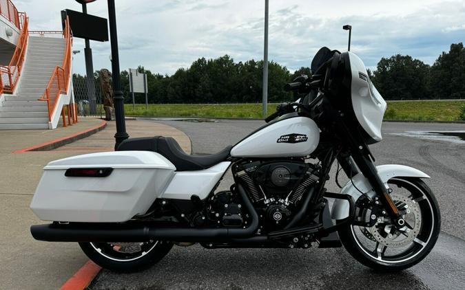 2024 Harley-Davidson Street Glide® White Onyx Pearl